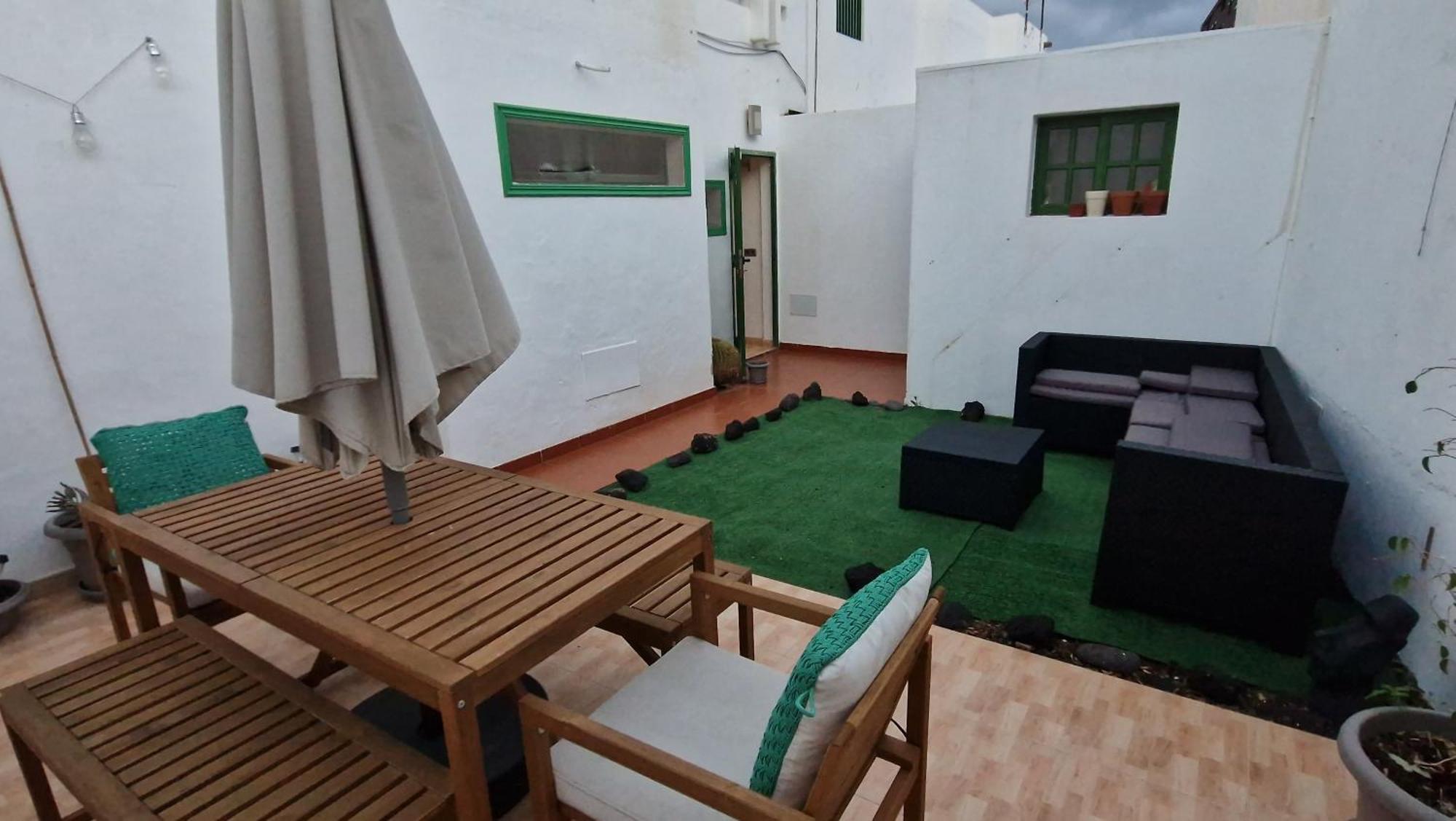 Lukite House Apartment *