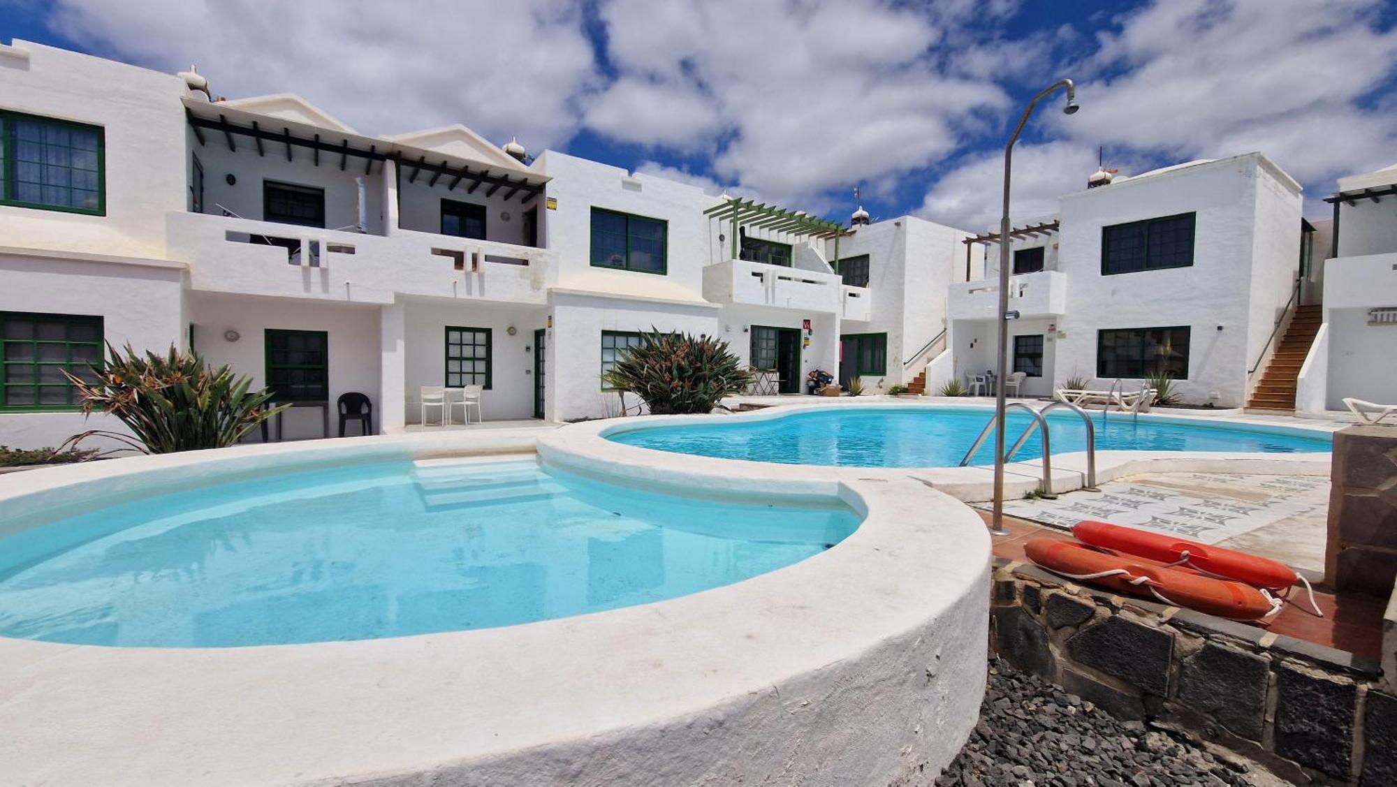 Lukite House * Tías